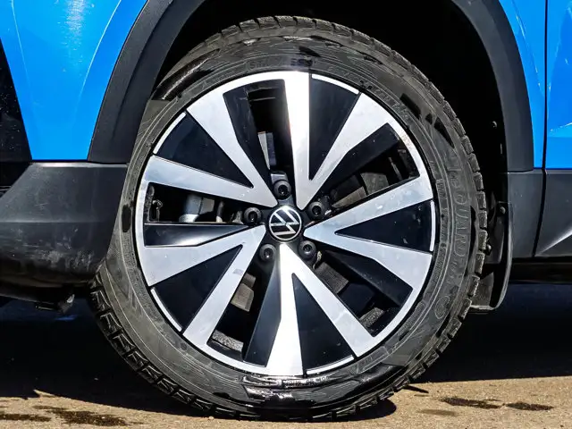 2023 Volkswagen Taos Comfortline | Remote Start | Sunroof Pkg - Photo 9