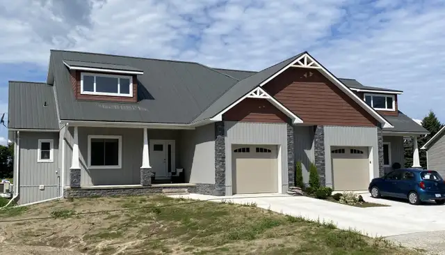 For Rent - 2 Plus 1 Bedroom Home in Kemble