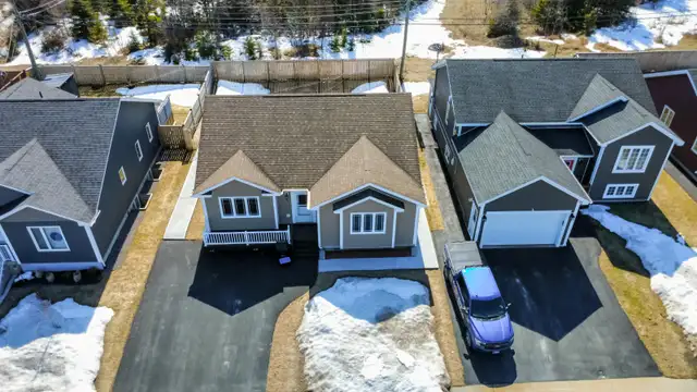 Move-in Ready 3 Bed 2 Bath Bungalow in Brookfield Plains - Photo 8