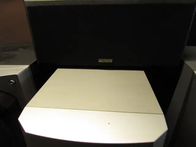 Home Audio 6 speaker surround sound with powered sub woofer - Photo 7