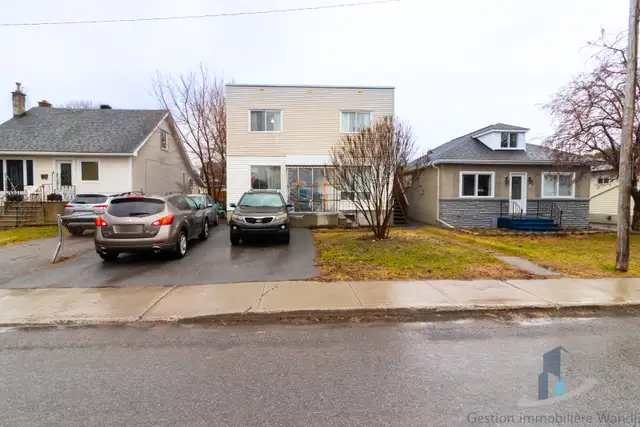 Appartement à Louer - 8 Rue Chevalier-de Rouville #2