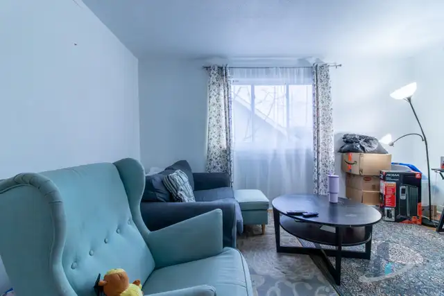 Appartement à Louer - 8 Rue Chevalier-de Rouville #2 - Photo 4