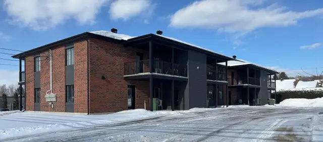 4 1/2 À LOUER (BROMPTON) - Photo 2