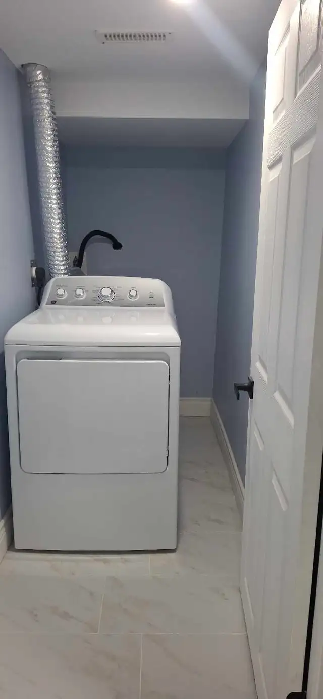 basement for rent - Photo 2