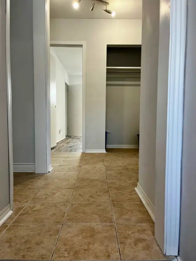 Spacious 3-Bedroom Upper Duplex   Double Garage | Grant Park - Photo 7