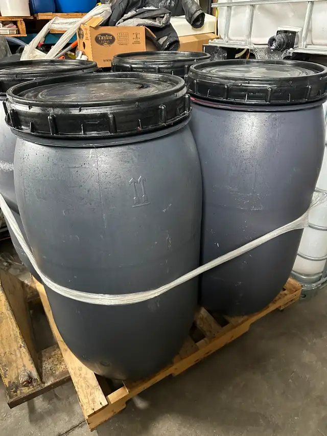 60 gallons - 220 lit.  FOOD GRADE, twisted open top plastic barr