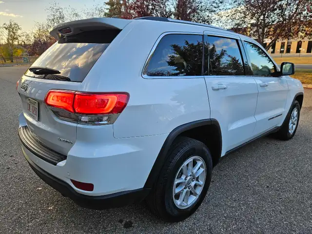 2018 Jeep Grand Cherokee Laredo 3.6L V6 4X4 - Photo 4