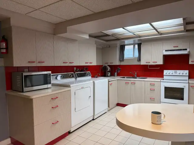 Basement for rent - Photo 6