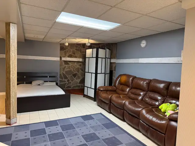 Basement for rent - Photo 9