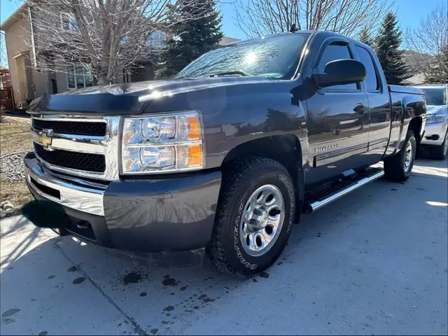 Safetied-2010 Chevy Silverado LS 4WD ext cab/ low miles/ no rust - Photo 6