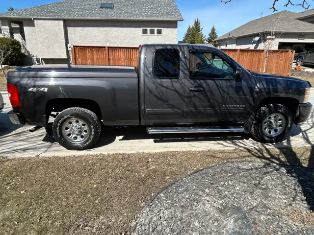Safetied-2010 Chevy Silverado LS 4WD ext cab/ low miles/ no rust - Photo 7