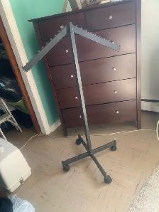 Extendable Clothing Rack on Wheel