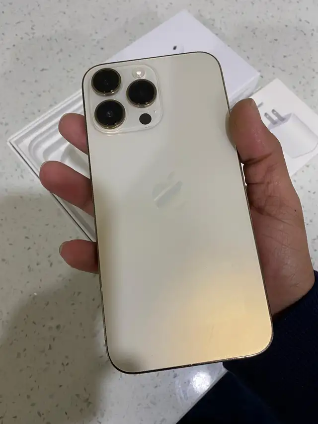 iPhone 14 Pro Max 1Tb 86% batt Airpods/Fast Charger/Delivery - Photo 3