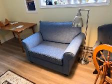 COMFORTABLE LOVE SEAT