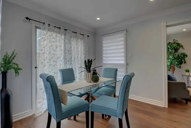 Detached House For Sale - Photo 4