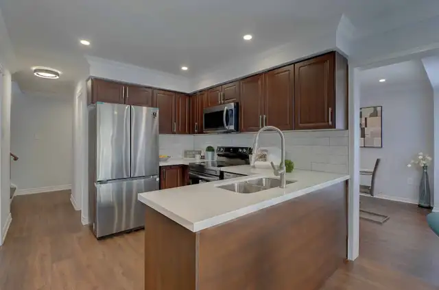 Detached House For Sale - Photo 6