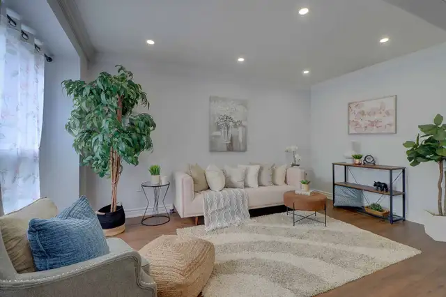 Detached House For Sale - Photo 8