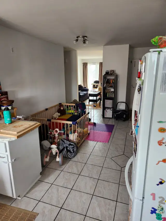 Mirabel  4 1/2 à louer   2 e étage  950.00 par mois - Photo 2