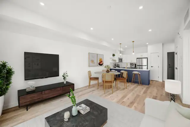 Luxury 2 Bedroom Apartment! Located In The Garden City Area! - Photo 3