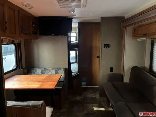 2015 STARCRAFT LAUNCH ULTRA LITE 26BHS Travel Trailer - Photo 9