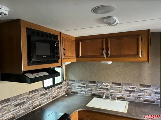 2015 STARCRAFT LAUNCH ULTRA LITE 26BHS Travel Trailer - Photo 10