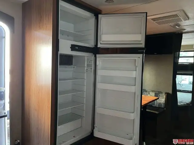 2015 STARCRAFT LAUNCH ULTRA LITE 26BHS Travel Trailer - Photo 16