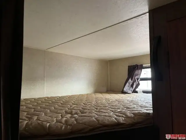 2015 STARCRAFT LAUNCH ULTRA LITE 26BHS Travel Trailer - Photo 22