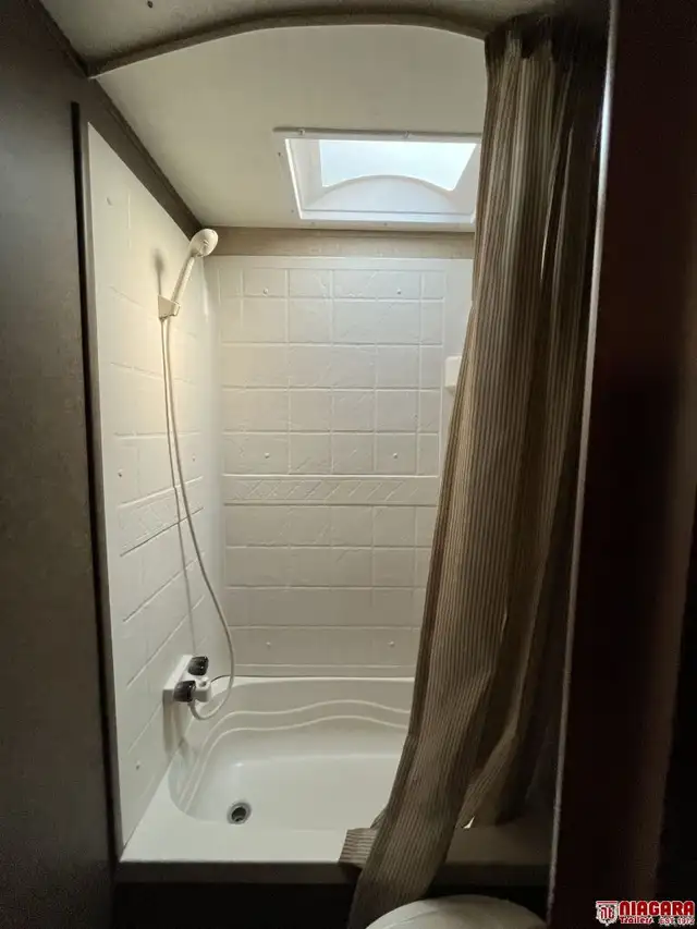 2015 STARCRAFT LAUNCH ULTRA LITE 26BHS Travel Trailer - Photo 28