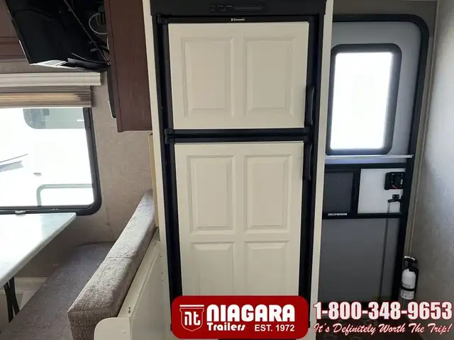 2016 FOREST RIVER ROCKWOOD MINI LITE 2502S Travel Trailer - Photo 11