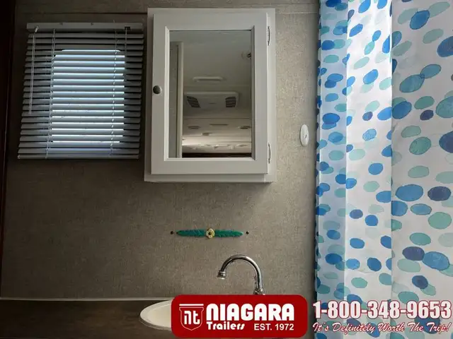 2016 FOREST RIVER ROCKWOOD MINI LITE 2502S Travel Trailer - Photo 22