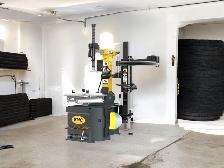 Tire Changer with Enhanced Power & Right Help Arm!