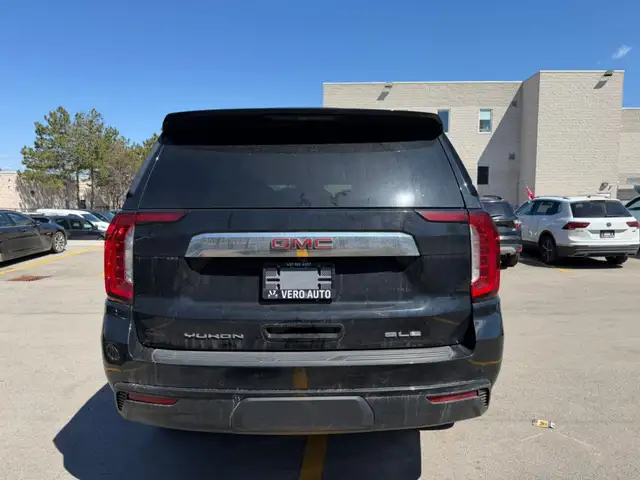 2023 GMC Yukon 4WD 4dr SLE - Photo 4