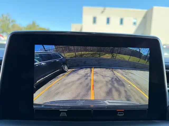 2023 GMC Yukon 4WD 4dr SLE - Photo 11