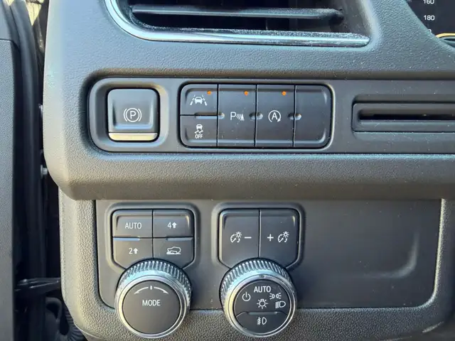 2023 GMC Yukon 4WD 4dr SLE - Photo 12