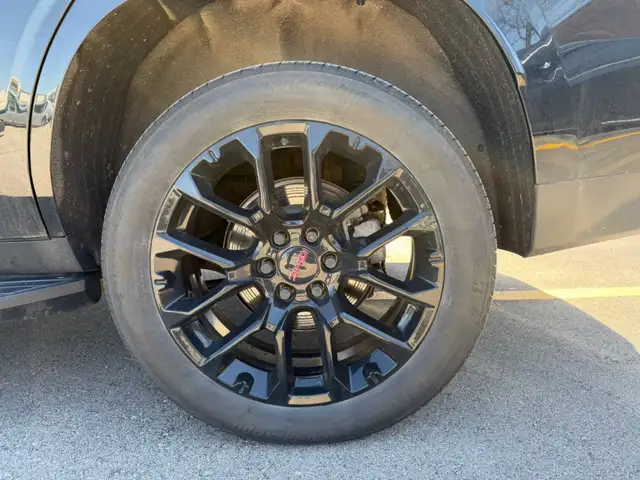 2023 GMC Yukon 4WD 4dr SLE - Photo 16