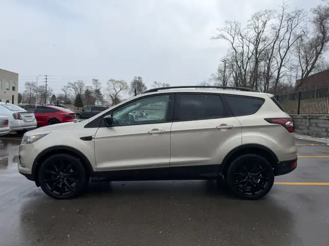 2017 Ford Escape FWD 4dr SE - Photo 4