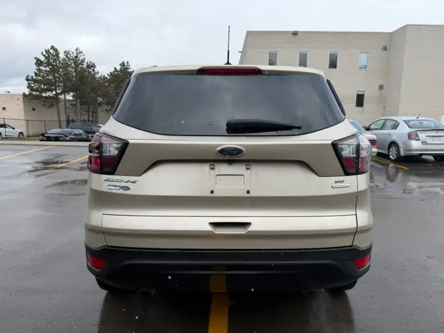 2017 Ford Escape FWD 4dr SE - Photo 5