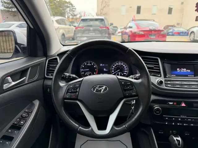 2017 Hyundai Tucson FWD 4dr 2.0L SE - Photo 6