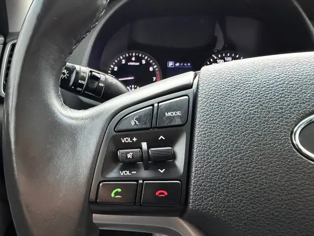 2017 Hyundai Tucson FWD 4dr 2.0L SE - Photo 11