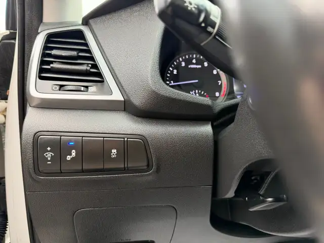 2017 Hyundai Tucson FWD 4dr 2.0L SE - Photo 12