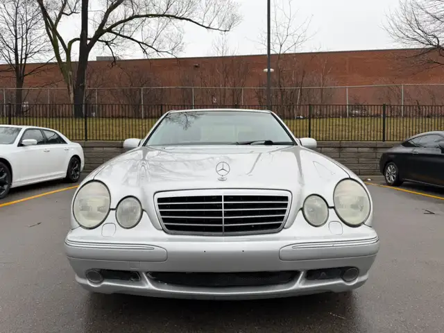 2001 Mercedes-Benz E-Class 4dr Sdn 5.5L - Photo 2