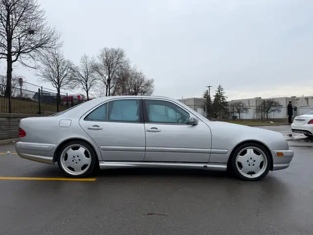2001 Mercedes-Benz E-Class 4dr Sdn 5.5L - Photo 5