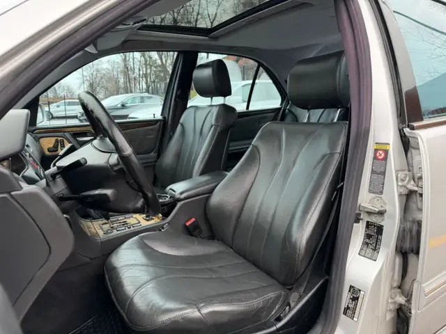 2001 Mercedes-Benz E-Class 4dr Sdn 5.5L - Photo 8