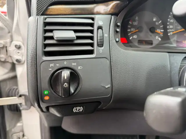 2001 Mercedes-Benz E-Class 4dr Sdn 5.5L - Photo 10