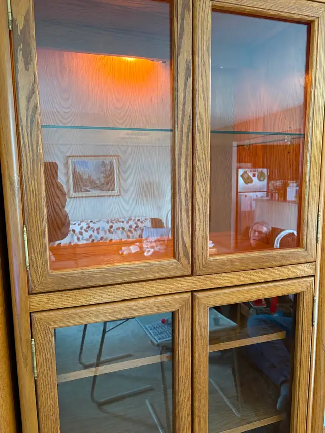 Solid wood wall unit/bookshelf/display case - Photo 2