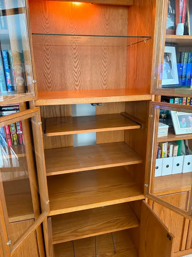 Solid wood wall unit/bookshelf/display case - Photo 3