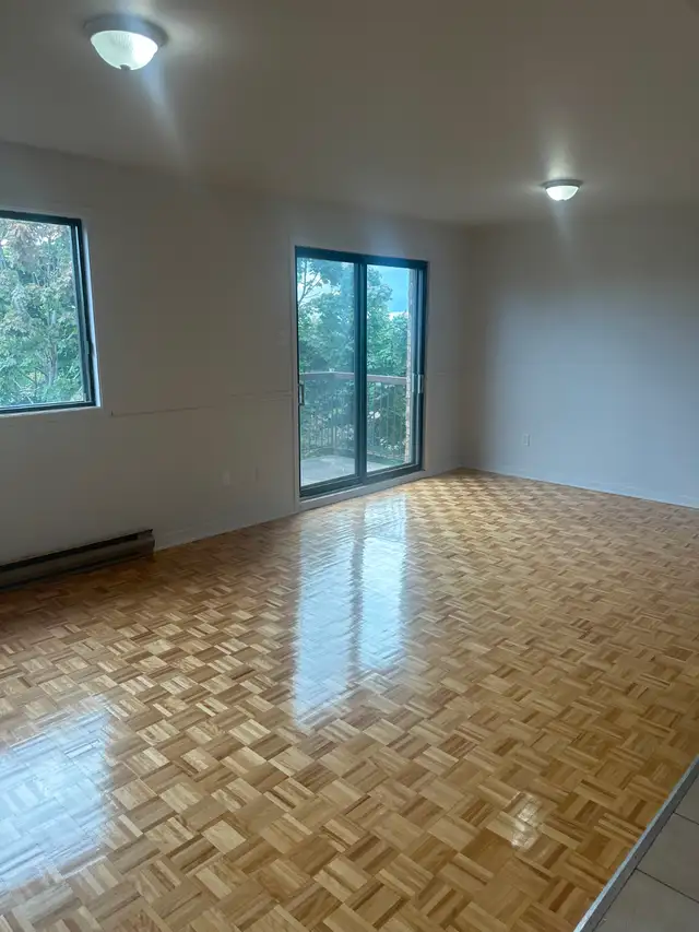 Très grand 4.5 style condo à louer - Photo 3