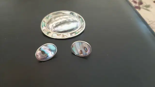 Laval, broche et boucles d'oreilles à pinces , nacre coloré