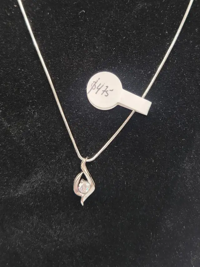 10k / 14k / 18k Gold Necklaces with Pendants, Diamonds - Photo 2