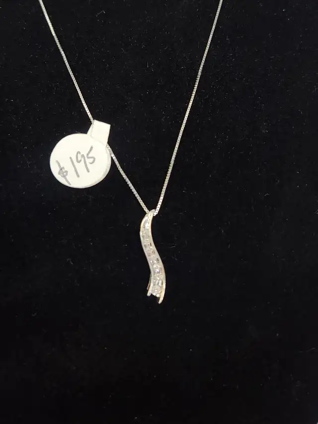 10k / 14k / 18k Gold Necklaces with Pendants, Diamonds - Photo 4